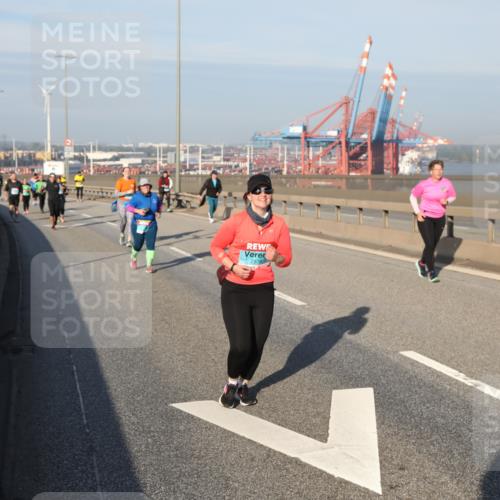 03.10.2025 - Köhlbrandbrückenlauf Yannick Fuchs http://msf.ph/oto/9182513 03.10.2025 09:00:11 Position 2 257 meine-sportfotos.de