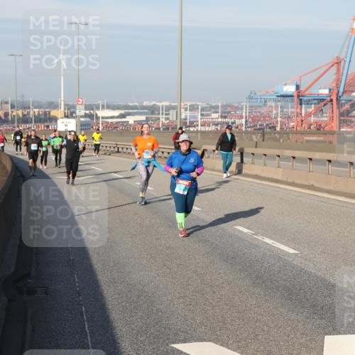03.10.2025 - Köhlbrandbrückenlauf Yannick Fuchs http://msf.ph/oto/9182520 03.10.2025 09:00:12 Position 2 2 meine-sportfotos.de