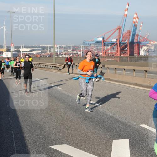 03.10.2025 - Köhlbrandbrückenlauf Yannick Fuchs http://msf.ph/oto/9182540 03.10.2025 09:00:16 Position 2 381, 000 meine-sportfotos.de