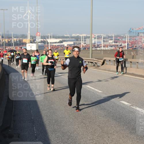 03.10.2025 - Köhlbrandbrückenlauf Yannick Fuchs http://msf.ph/oto/9182546 03.10.2025 09:00:17 Position 2  meine-sportfotos.de