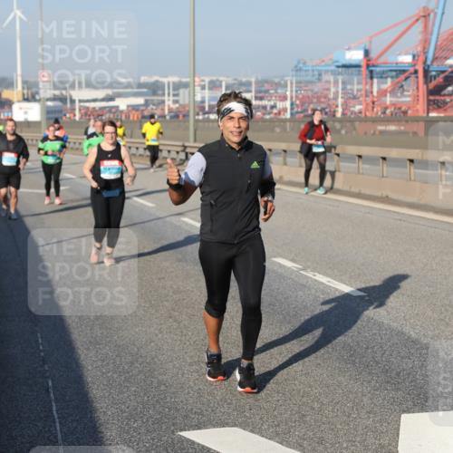 03.10.2025 - Köhlbrandbrückenlauf Yannick Fuchs http://msf.ph/oto/9182559 03.10.2025 09:00:19 Position 2  meine-sportfotos.de