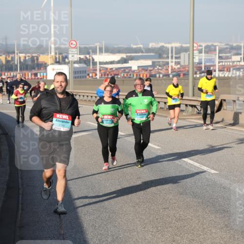 03.10.2025 - Köhlbrandbrückenlauf Yannick Fuchs http://msf.ph/oto/9182574 03.10.2025 09:00:22 Position 2 2390 meine-sportfotos.de