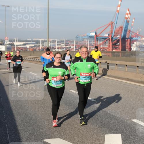 03.10.2025 - Köhlbrandbrückenlauf Yannick Fuchs http://msf.ph/oto/9182596 03.10.2025 09:00:28 Position 2 113, 2011, 2020 meine-sportfotos.de