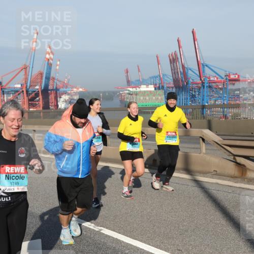 03.10.2025 - Köhlbrandbrückenlauf Yannick Fuchs http://msf.ph/oto/9182620 03.10.2025 09:00:32 Position 2 1749 meine-sportfotos.de