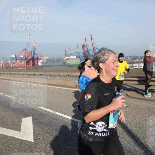 03.10.2025 - Köhlbrandbrückenlauf Yannick Fuchs http://msf.ph/oto/9182629 03.10.2025 09:00:33 Position 2  meine-sportfotos.de