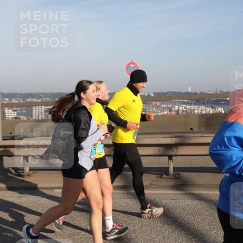03.10.2025 - Köhlbrandbrückenlauf Yannick Fuchs http://msf.ph/oto/9182635 03.10.2025 09:00:35 Position 2  meine-sportfotos.de