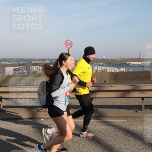 03.10.2025 - Köhlbrandbrückenlauf Yannick Fuchs http://msf.ph/oto/9182638 03.10.2025 09:00:35 Position 2  meine-sportfotos.de