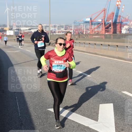 03.10.2025 - Köhlbrandbrückenlauf Yannick Fuchs http://msf.ph/oto/9182640 03.10.2025 09:00:37 Position 2 2170 meine-sportfotos.de