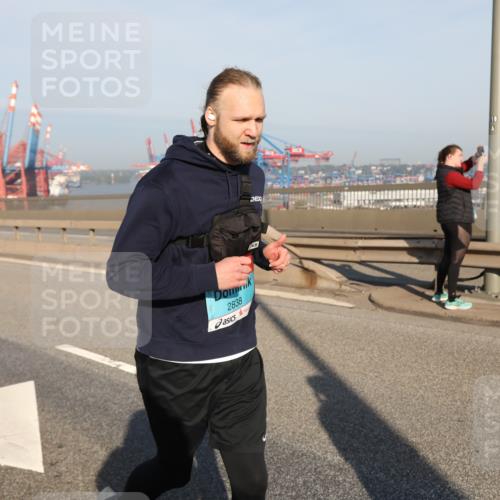 03.10.2025 - Köhlbrandbrückenlauf Yannick Fuchs http://msf.ph/oto/9182671 03.10.2025 09:00:40 Position 2 2838 meine-sportfotos.de