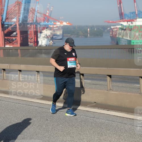03.10.2025 - Köhlbrandbrückenlauf Yannick Fuchs http://msf.ph/oto/9182710 03.10.2025 09:01:00 Position 2 2781, 2475 meine-sportfotos.de