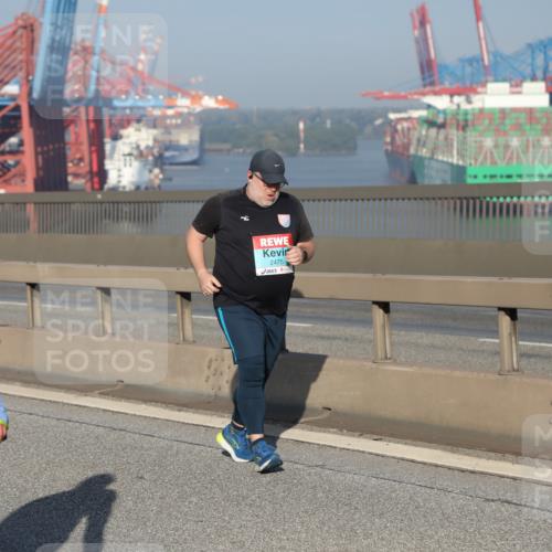 03.10.2025 - Köhlbrandbrückenlauf Yannick Fuchs http://msf.ph/oto/9182712 03.10.2025 09:01:01 Position 2 2781, 2475 meine-sportfotos.de