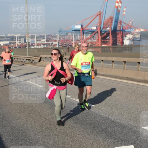 03.10.2025 - Köhlbrandbrückenlauf Yannick Fuchs http://msf.ph/oto/9182742 03.10.2025 09:01:09 Position 2  meine-sportfotos.de