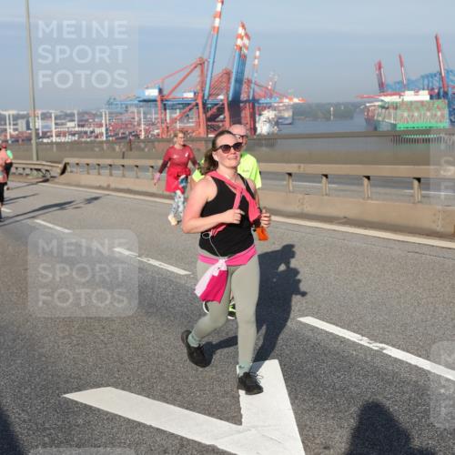 03.10.2025 - Köhlbrandbrückenlauf Yannick Fuchs http://msf.ph/oto/9182750 03.10.2025 09:01:10 Position 2  meine-sportfotos.de
