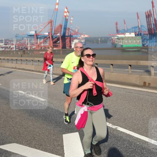 03.10.2025 - Köhlbrandbrückenlauf Yannick Fuchs http://msf.ph/oto/9182753 03.10.2025 09:01:11 Position 2  meine-sportfotos.de