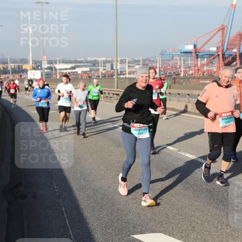 03.10.2025 - Köhlbrandbrückenlauf Yannick Fuchs http://msf.ph/oto/9182775 03.10.2025 09:01:17 Position 2 2324, 2211 meine-sportfotos.de