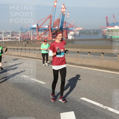 03.10.2025 - Köhlbrandbrückenlauf Yannick Fuchs http://msf.ph/oto/9182784 03.10.2025 09:01:19 Position 2  meine-sportfotos.de