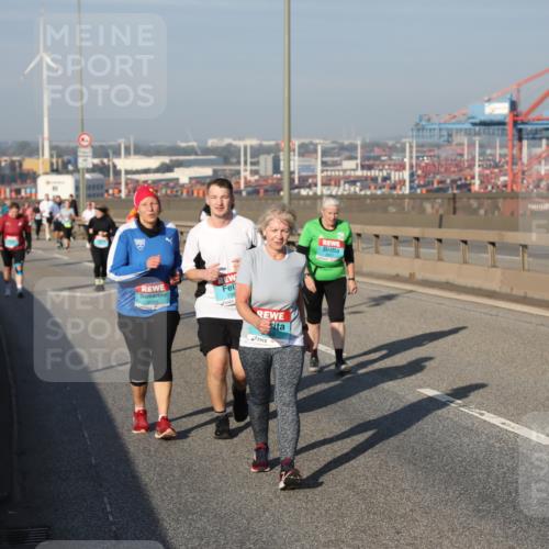 03.10.2025 - Köhlbrandbrückenlauf Yannick Fuchs http://msf.ph/oto/9182790 03.10.2025 09:01:20 Position 2 198 meine-sportfotos.de