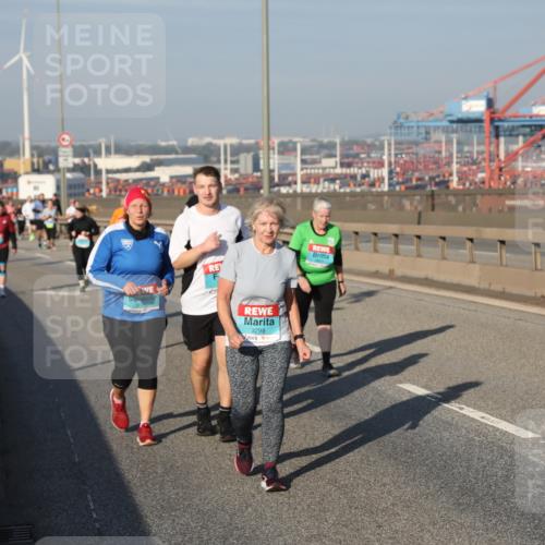 03.10.2025 - Köhlbrandbrückenlauf Yannick Fuchs http://msf.ph/oto/9182792 03.10.2025 09:01:20 Position 2 3298 meine-sportfotos.de