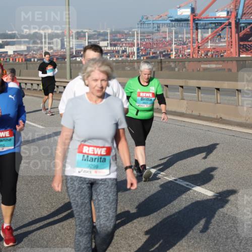 03.10.2025 - Köhlbrandbrückenlauf Yannick Fuchs http://msf.ph/oto/9182798 03.10.2025 09:01:22 Position 2 3080, 3299, 9, 3621 meine-sportfotos.de