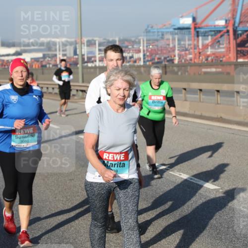 03.10.2025 - Köhlbrandbrückenlauf Yannick Fuchs http://msf.ph/oto/9182800 03.10.2025 09:01:22 Position 2 3080, 18 meine-sportfotos.de