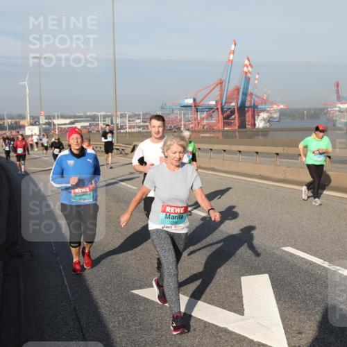 03.10.2025 - Köhlbrandbrückenlauf Yannick Fuchs http://msf.ph/oto/9182802 03.10.2025 09:01:22 Position 2 3298 meine-sportfotos.de