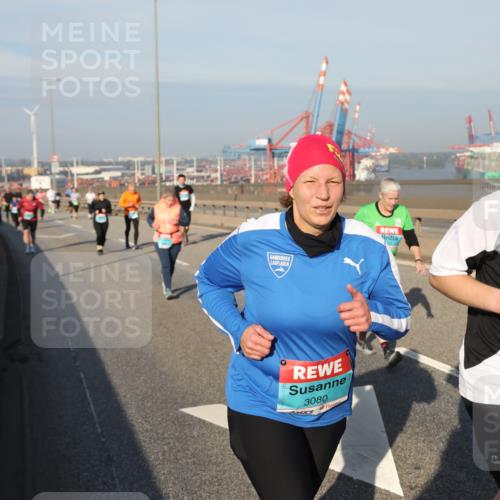 03.10.2025 - Köhlbrandbrückenlauf Yannick Fuchs http://msf.ph/oto/9182815 03.10.2025 09:01:24 Position 2 3080, 1981 meine-sportfotos.de