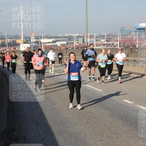 03.10.2025 - Köhlbrandbrückenlauf Yannick Fuchs http://msf.ph/oto/9182861 03.10.2025 09:01:35 Position 2 2474 meine-sportfotos.de