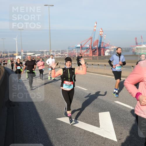 03.10.2025 - Köhlbrandbrückenlauf Yannick Fuchs http://msf.ph/oto/9182894 03.10.2025 09:01:41 Position 2 1923, 2233 meine-sportfotos.de