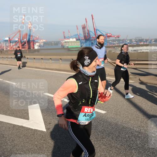 03.10.2025 - Köhlbrandbrückenlauf Yannick Fuchs http://msf.ph/oto/9182898 03.10.2025 09:01:42 Position 2 1923 meine-sportfotos.de