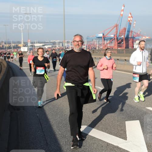 03.10.2025 - Köhlbrandbrückenlauf Yannick Fuchs http://msf.ph/oto/9182908 03.10.2025 09:01:44 Position 2  meine-sportfotos.de