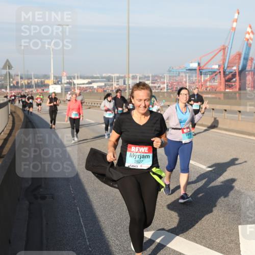 03.10.2025 - Köhlbrandbrückenlauf Yannick Fuchs http://msf.ph/oto/9182917 03.10.2025 09:01:46 Position 2 2627 meine-sportfotos.de