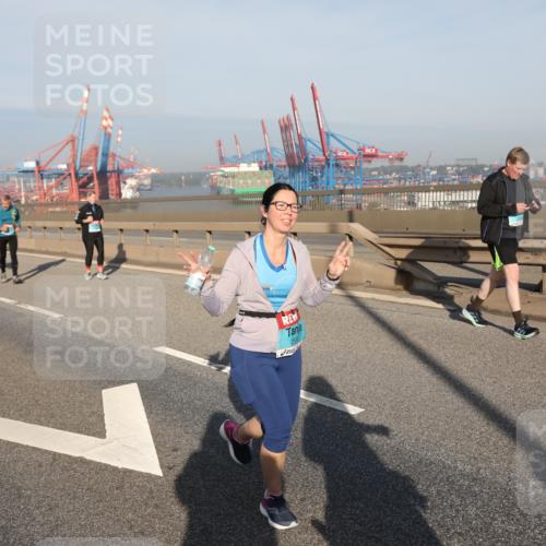 03.10.2025 - Köhlbrandbrückenlauf Yannick Fuchs http://msf.ph/oto/9182927 03.10.2025 09:01:48 Position 2 118 meine-sportfotos.de