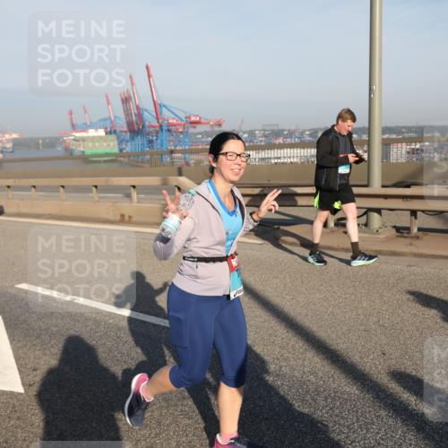 03.10.2025 - Köhlbrandbrückenlauf Yannick Fuchs http://msf.ph/oto/9182932 03.10.2025 09:01:48 Position 2  meine-sportfotos.de