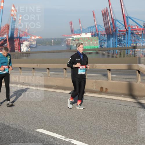 03.10.2025 - Köhlbrandbrückenlauf Yannick Fuchs http://msf.ph/oto/9182942 03.10.2025 09:01:50 Position 2 2755 meine-sportfotos.de