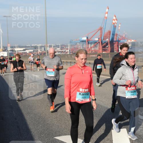 03.10.2025 - Köhlbrandbrückenlauf Yannick Fuchs http://msf.ph/oto/9182965 03.10.2025 09:01:53 Position 2 2513, 3225, 3442 meine-sportfotos.de