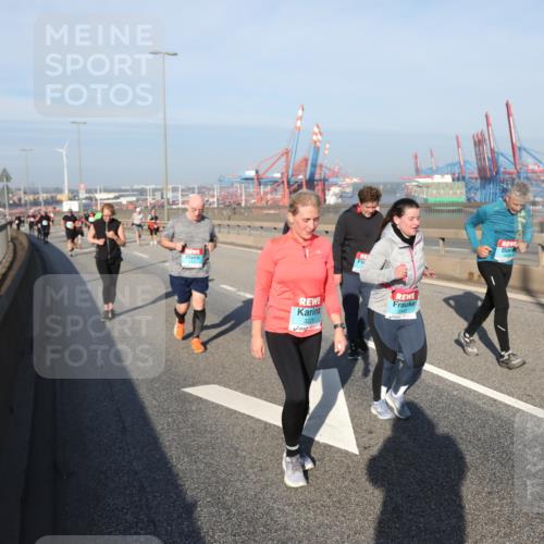 03.10.2025 - Köhlbrandbrückenlauf Yannick Fuchs http://msf.ph/oto/9182969 03.10.2025 09:01:53 Position 2 3225 meine-sportfotos.de