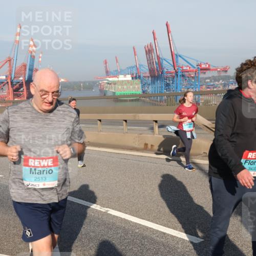 03.10.2025 - Köhlbrandbrückenlauf Yannick Fuchs http://msf.ph/oto/9182981 03.10.2025 09:01:55 Position 2 2513, 3437 meine-sportfotos.de