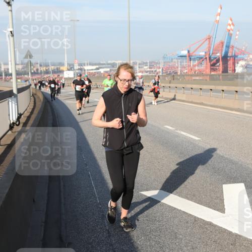 03.10.2025 - Köhlbrandbrückenlauf Yannick Fuchs http://msf.ph/oto/9182984 03.10.2025 09:01:56 Position 2  meine-sportfotos.de