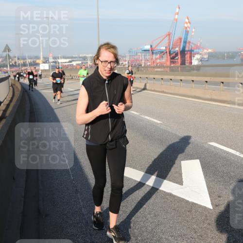 03.10.2025 - Köhlbrandbrückenlauf Yannick Fuchs http://msf.ph/oto/9182988 03.10.2025 09:01:57 Position 2  meine-sportfotos.de