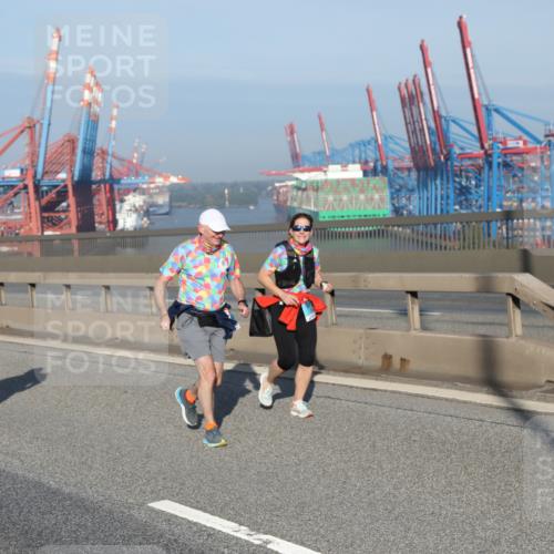 03.10.2025 - Köhlbrandbrückenlauf Yannick Fuchs http://msf.ph/oto/9183003 03.10.2025 09:02:02 Position 2  meine-sportfotos.de