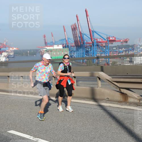 03.10.2025 - Köhlbrandbrückenlauf Yannick Fuchs http://msf.ph/oto/9183009 03.10.2025 09:02:02 Position 2  meine-sportfotos.de