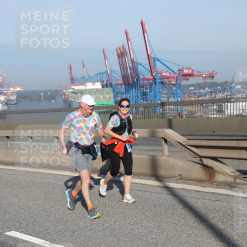 03.10.2025 - Köhlbrandbrückenlauf Yannick Fuchs http://msf.ph/oto/9183011 03.10.2025 09:02:02 Position 2  meine-sportfotos.de