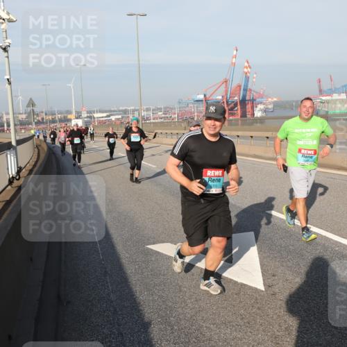03.10.2025 - Köhlbrandbrückenlauf Yannick Fuchs http://msf.ph/oto/9183021 03.10.2025 09:02:04 Position 2 1355 meine-sportfotos.de