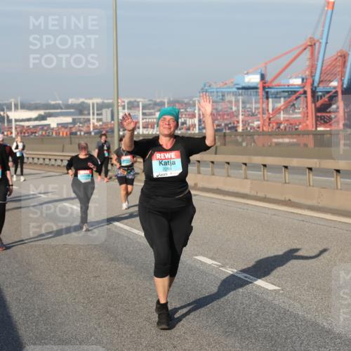 03.10.2025 - Köhlbrandbrückenlauf Yannick Fuchs http://msf.ph/oto/9183029 03.10.2025 09:02:06 Position 2 2288 meine-sportfotos.de