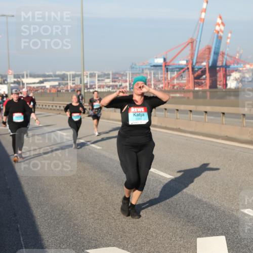 03.10.2025 - Köhlbrandbrückenlauf Yannick Fuchs http://msf.ph/oto/9183036 03.10.2025 09:02:06 Position 2 2288 meine-sportfotos.de