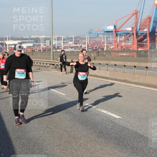 03.10.2025 - Köhlbrandbrückenlauf Yannick Fuchs http://msf.ph/oto/9183057 03.10.2025 09:02:09 Position 2 2602, 3130 meine-sportfotos.de