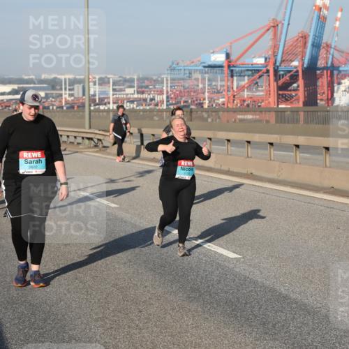 03.10.2025 - Köhlbrandbrückenlauf Yannick Fuchs http://msf.ph/oto/9183063 03.10.2025 09:02:09 Position 2 2602, 3130 meine-sportfotos.de