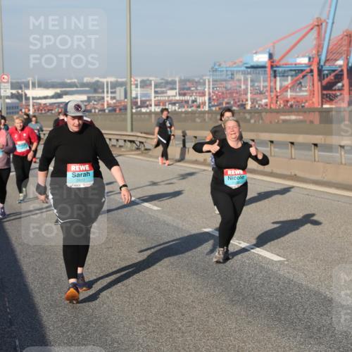 03.10.2025 - Köhlbrandbrückenlauf Yannick Fuchs http://msf.ph/oto/9183064 03.10.2025 09:02:09 Position 2 2602 meine-sportfotos.de
