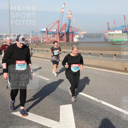 03.10.2025 - Köhlbrandbrückenlauf Yannick Fuchs http://msf.ph/oto/9183075 03.10.2025 09:02:11 Position 2 2602, 3130 meine-sportfotos.de