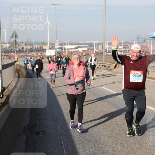 03.10.2025 - Köhlbrandbrückenlauf Yannick Fuchs http://msf.ph/oto/9183083 03.10.2025 09:02:12 Position 2 2418 meine-sportfotos.de